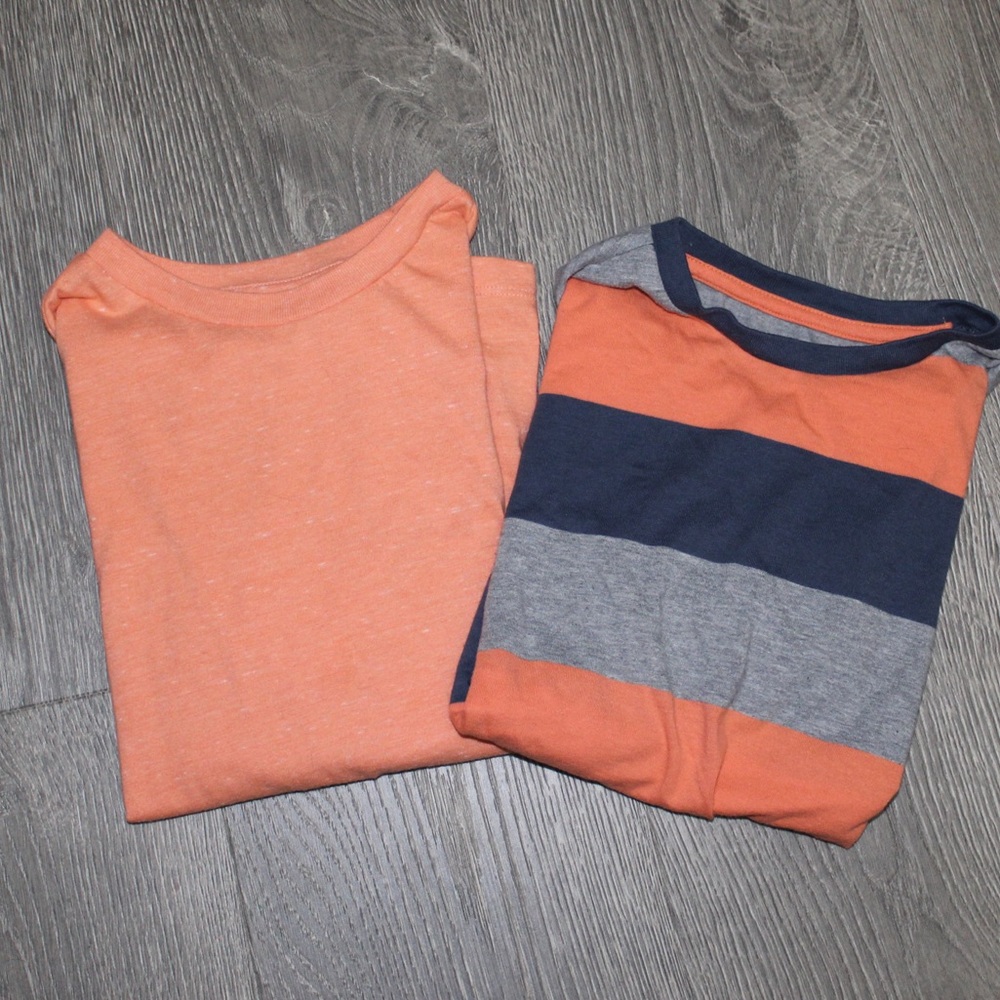 Set of 2 boys shirts